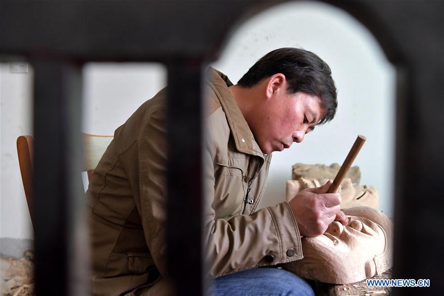 CHINA-JIANGXI-NUO OPERA-MASK MAKER(CN)