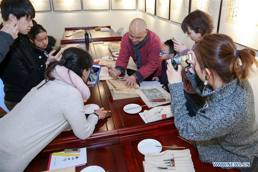 CHINA-BEIJING-WOODBLOCK PAINTING-COURSE (CN)