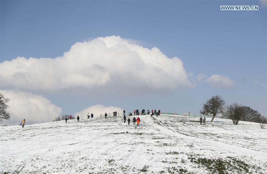 BRITAIN-LONDON-SNOW