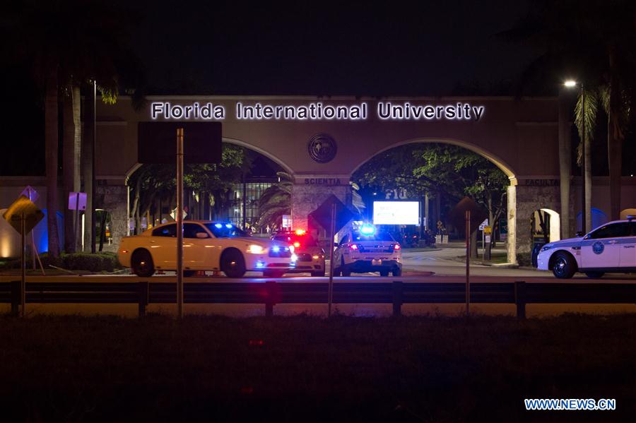 U.S.-MIAMI-PEDESTRIAN FOOTBRIDGE-COLLAPSE-CAMPUS