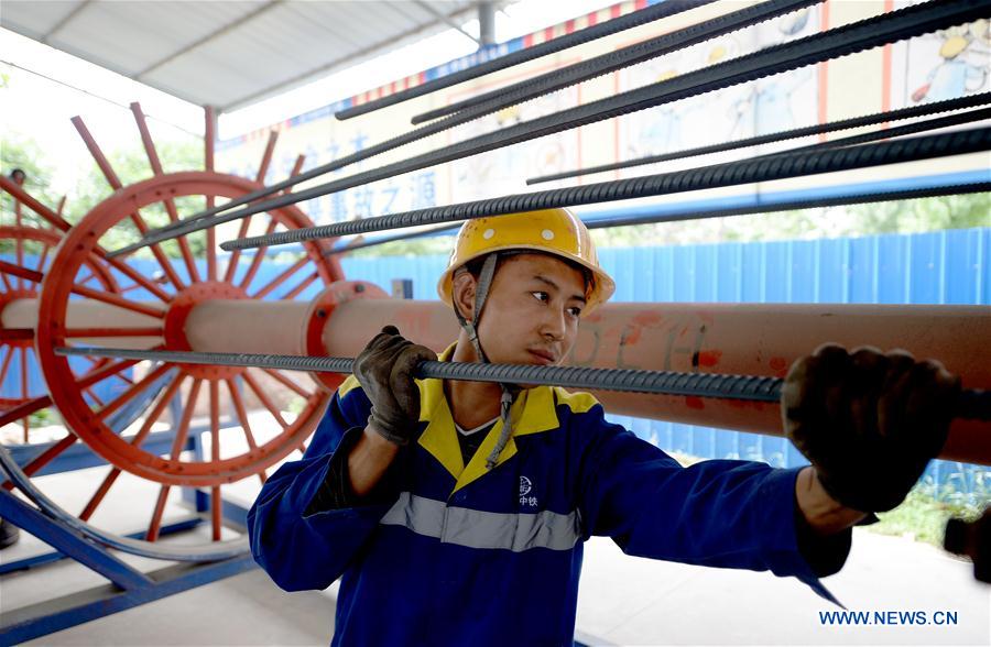 CHINA-INT'L WORKERS' DAY-WORKERS (CN)