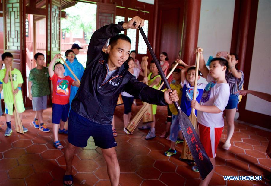 CHINA-FUZHOU-DRAGON BOAT RACE-STUDENTS-EXPERIENCE (CN)