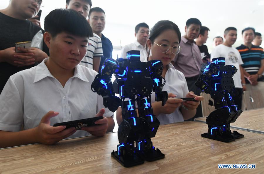 CHINA-BEIJING-VOCATIONAL SCHOOL-ROBOTS-FOOTBALL MATCH (CN)