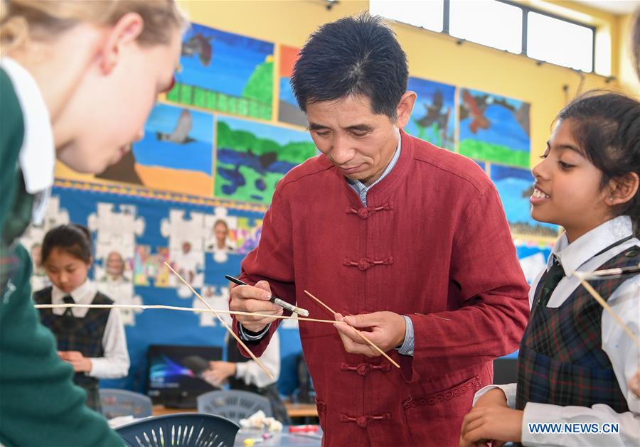 NEW ZEALAND-WELLINGTON-CHINESE CULTURE-KITE MAKING