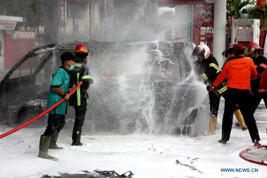 INDONESIA-PADANG-CAR FIRE-GAS STATION