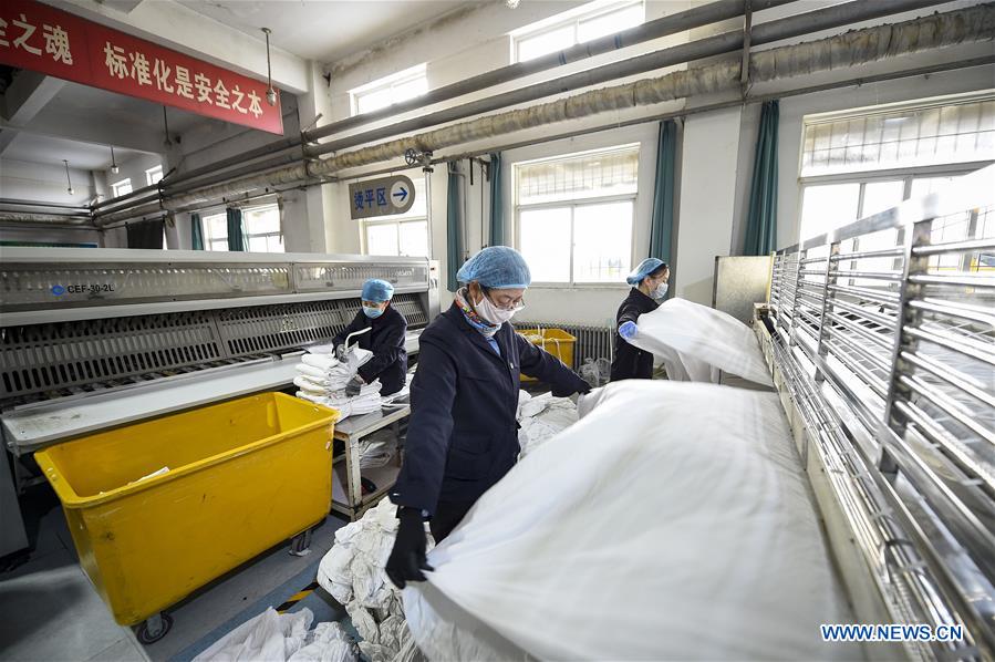 CHINA-NINGXIA-TRAIN-BEDDING-CLEANING (CN)