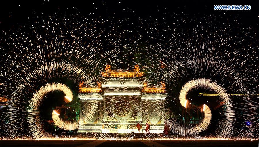 #CHINA-SHANDONG-MAY DAY HOLIDAY-IRON FIREWORKS (CN)