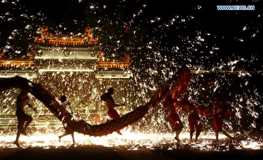 #CHINA-SHANDONG-MAY DAY HOLIDAY-IRON FIREWORKS (CN)