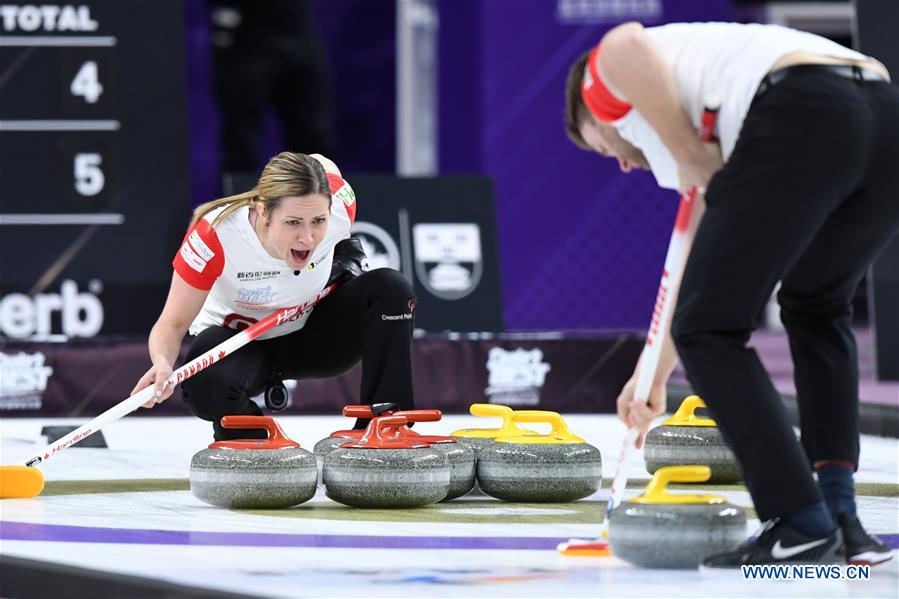 (SP)CHINA-BEIJING-CURLING-WCF WORLD CUP GRAND FINAL-DAY 1