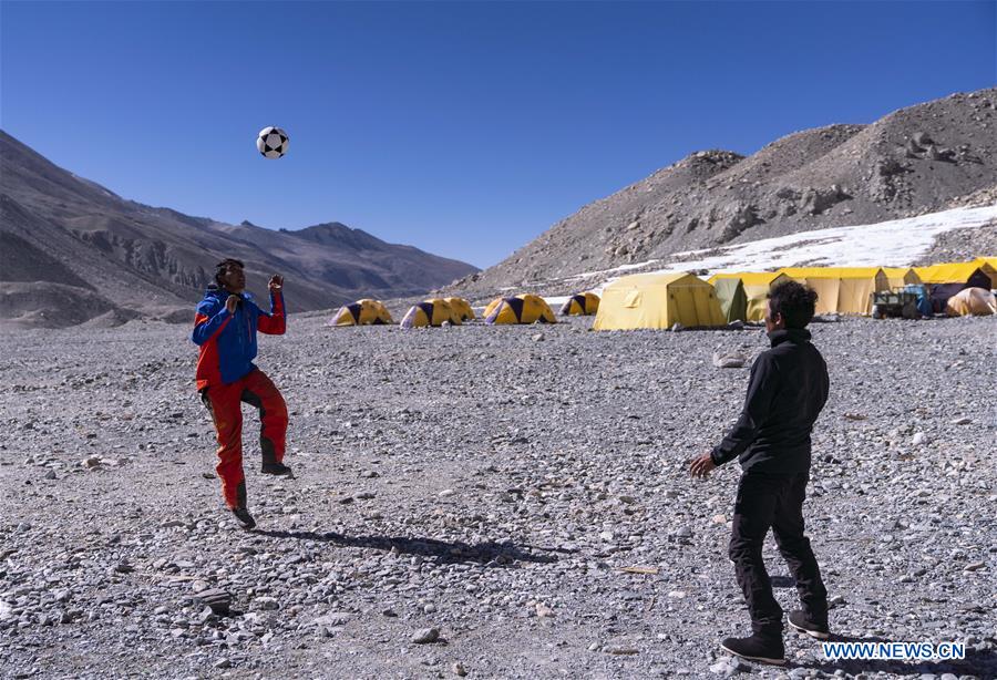 (InTibet)CHINA-TIBET-MOUNT QOMOLANGMA-BASE CAMP-LIFE (CN)