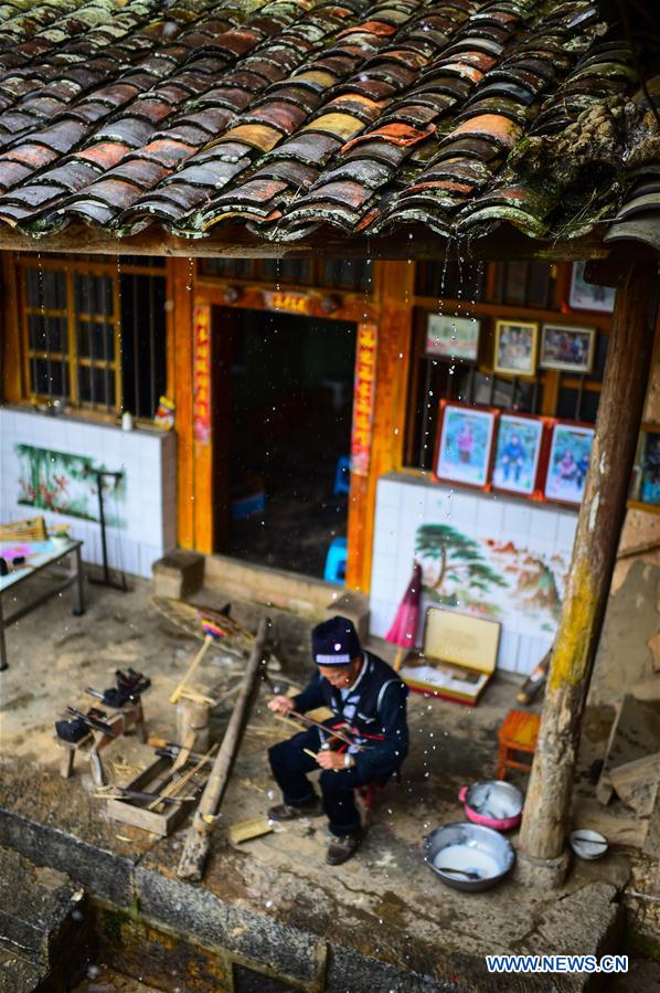 CHINA-YUNNAN-OIL PAPER UMBRELLA (CN)