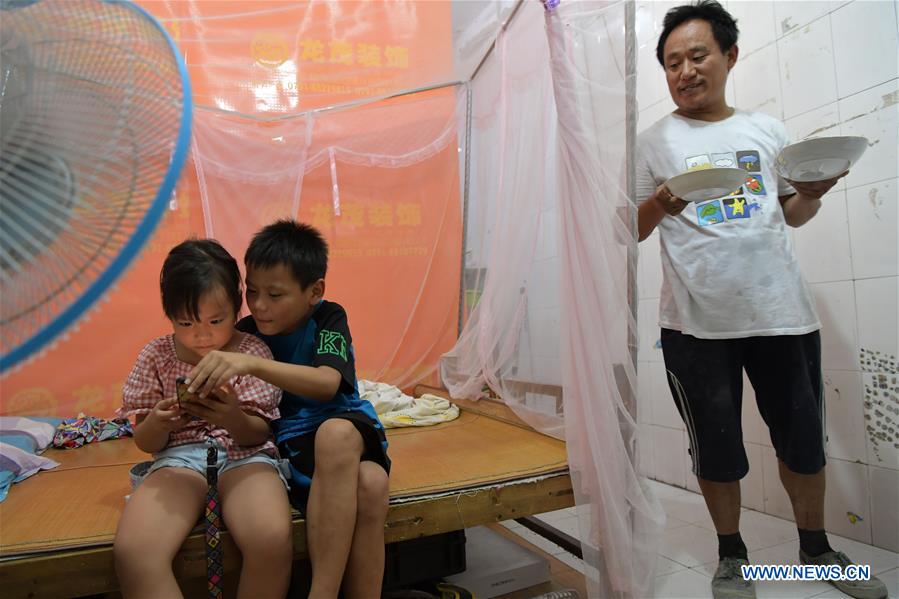 CHINA-JIANGXI-NANCHANG-MIGRANT WORKER-CHILDREN-SUMMER VACATION (CN)