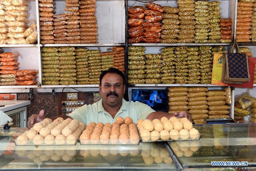 INDIA-NEW DELHI-DESSERT-LADOO