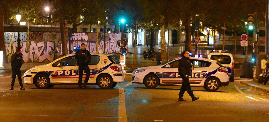 Several dozen dead in attacks around Paris