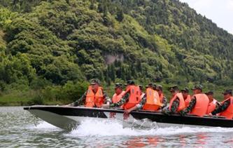 贵州武警开展抗洪抢险应急演练